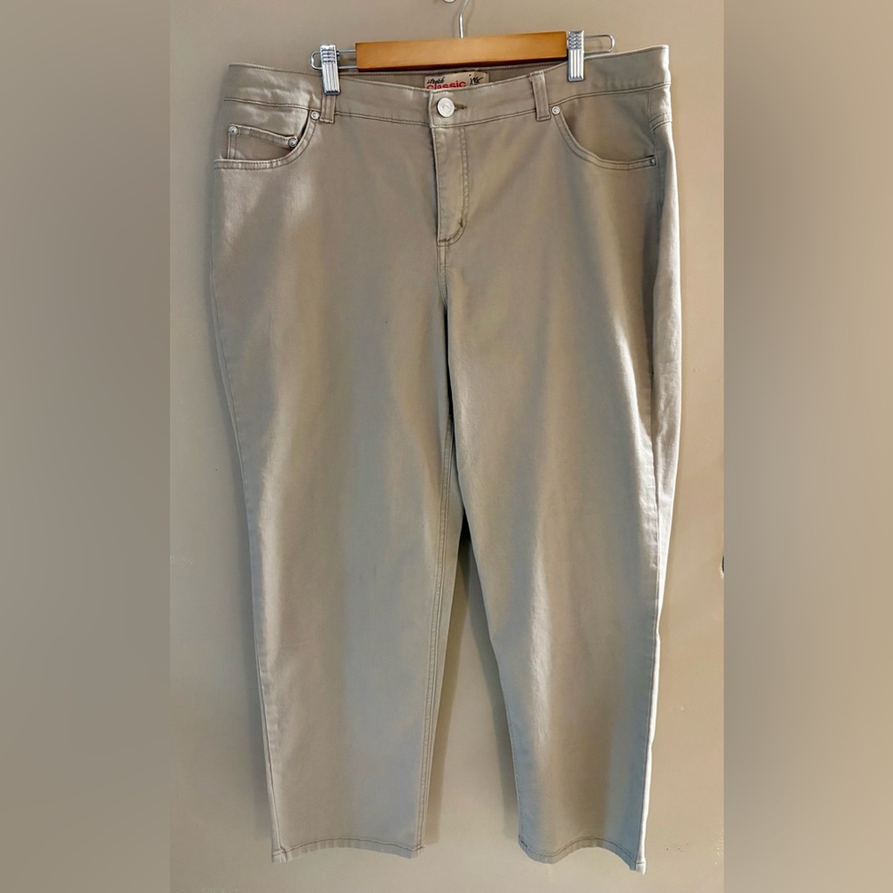 Just My Size Size 20W AVG Classic Fit Twill Jeans in “Brownstone”